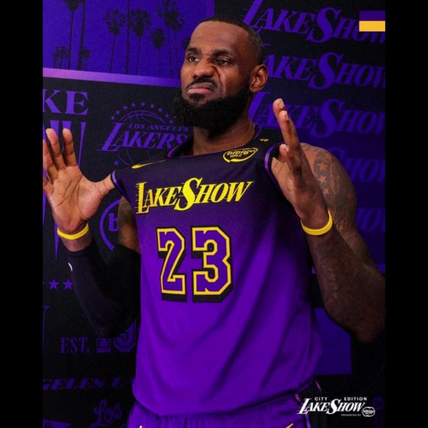 少穿点？湖人穿LakeShow球衣出战的比赛，仅拿到1胜6负